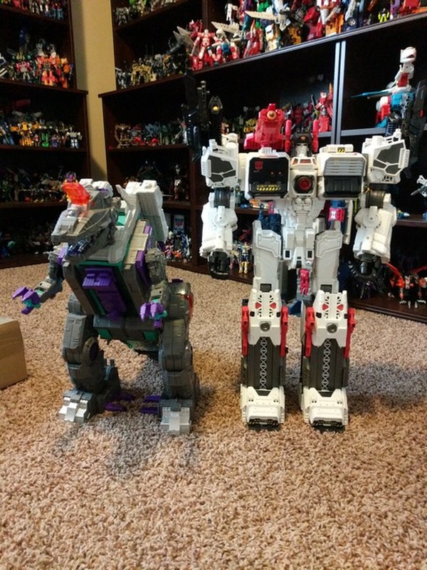 Titans Return Trypticon In Hand Photo Gallery 09 (9 of 24)